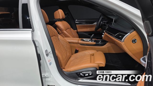 BMW 7 Series (G11) 740i M Sport 2022 — фото 15