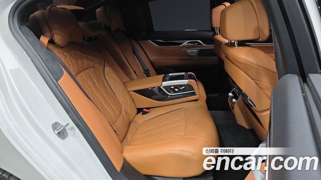 BMW 7 Series (G11) 740i M Sport 2022 — фото 16