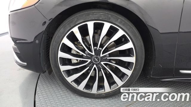 Lincoln Continental (X) 3.0 Presidential AWD 2017 — фото 5