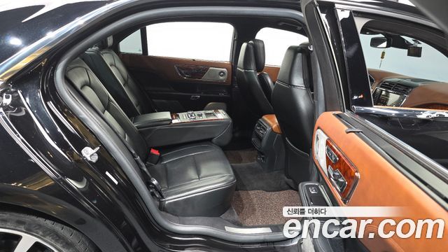Lincoln Continental (X) 3.0 Presidential AWD 2017 — фото 12