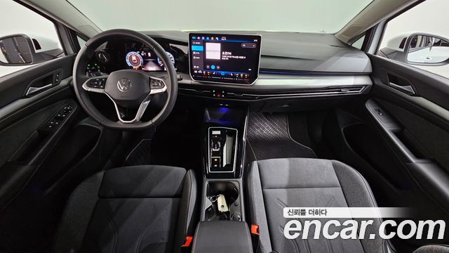 Volkswagen Golf (VIII) 2.0 TDI Premium 2025 — фото 7