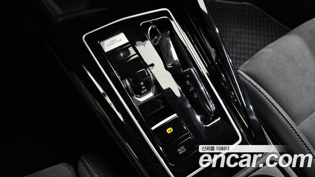 Volkswagen Golf (VIII) 2.0 TDI Premium 2025 — фото 9