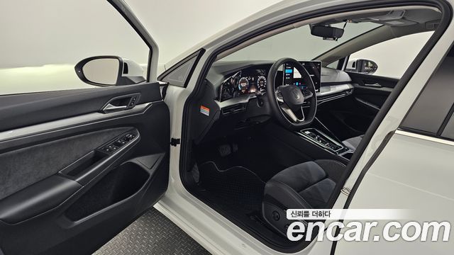 Volkswagen Golf (VIII) 2.0 TDI Premium 2025 — фото 10