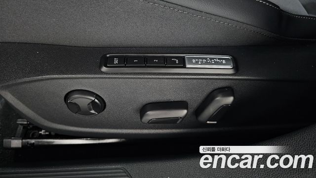 Volkswagen Golf (VIII) 2.0 TDI Premium 2025 — фото 33