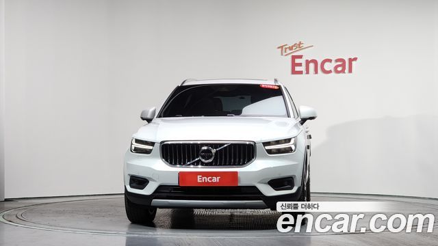 Volvo XC40 B4 Inscription 2021 — фото 3