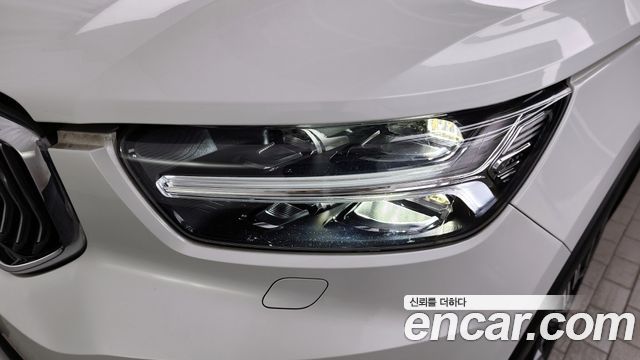Volvo XC40 B4 Inscription 2021 — фото 22