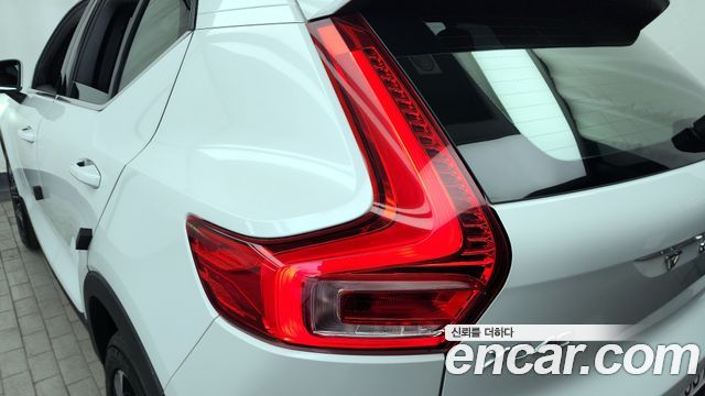 Volvo XC40 B4 Inscription 2021 — фото 23