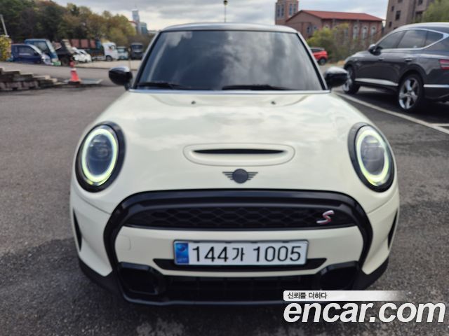 MINI Cooper S Classic Third Generation 2022 — фото 1