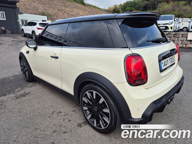 MINI Cooper S Classic Third Generation 2022 — фото 4