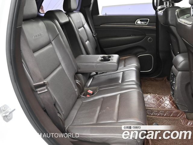Jeep Grand Cherokee 3.0 Diesel Overland Summit WK2 2018 — фото 16