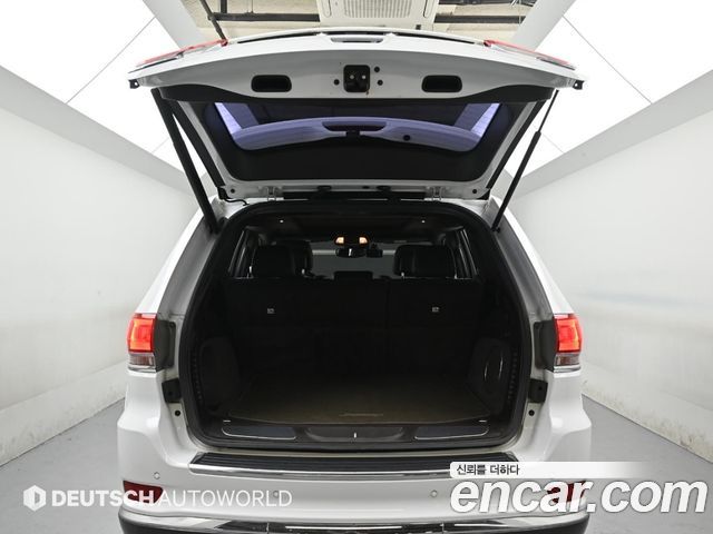 Jeep Grand Cherokee 3.0 Diesel Overland Summit WK2 2018 — фото 23