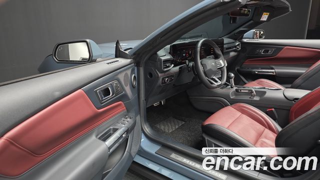Ford Mustang (VII) 2.3 Ecoboost Premium Convertible 2024 — фото 10