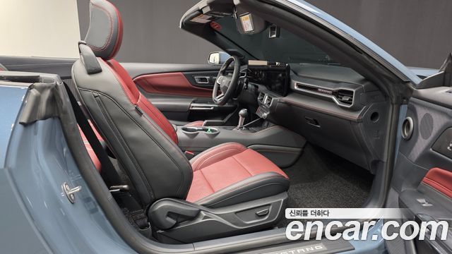 Ford Mustang (VII) 2.3 Ecoboost Premium Convertible 2024 — фото 12