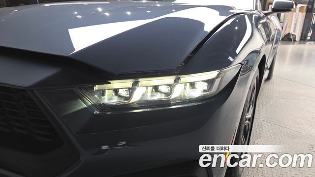 Ford Mustang (VII) 2.3 Ecoboost Premium Convertible 2024 — фото 22