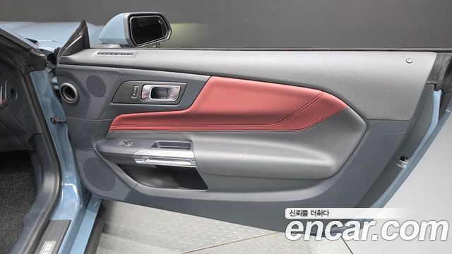 Ford Mustang (VII) 2.3 Ecoboost Premium Convertible 2024 — фото 25