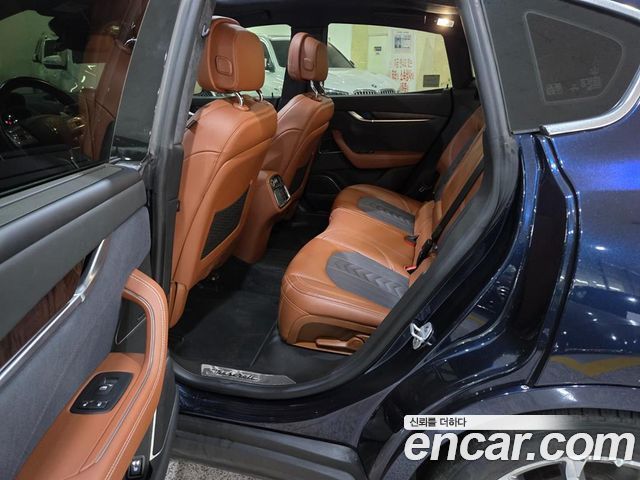 Maserati Levante 3.0 AWD GranLusso 2019 — фото 7