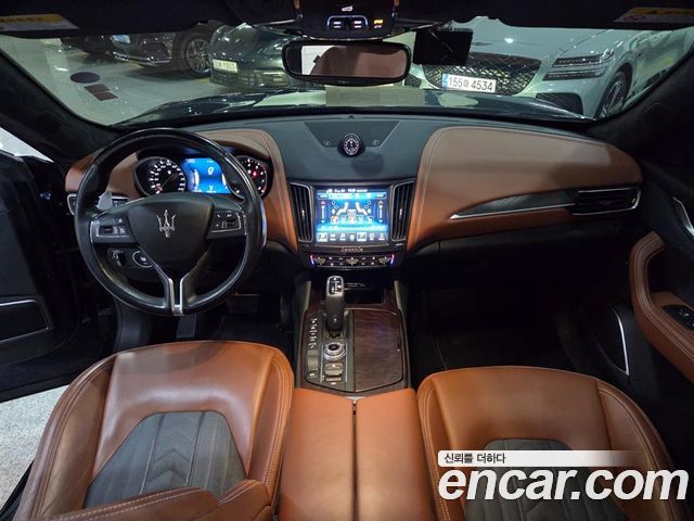 Maserati Levante 3.0 AWD GranLusso 2019 — фото 8