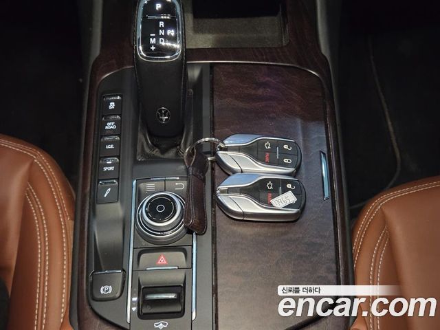 Maserati Levante 3.0 AWD GranLusso 2019 — фото 17