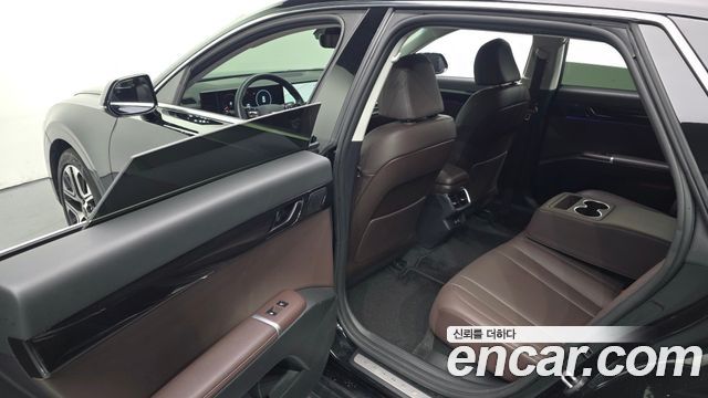 Hyundai Grandeur (GN7) 2,5 Gasoline 2WD Premium 2023 — фото 11