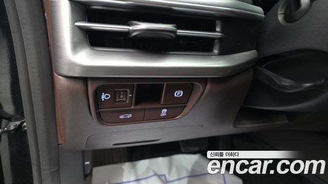 Hyundai Grandeur (GN7) 2,5 Gasoline 2WD Premium 2023 — фото 14