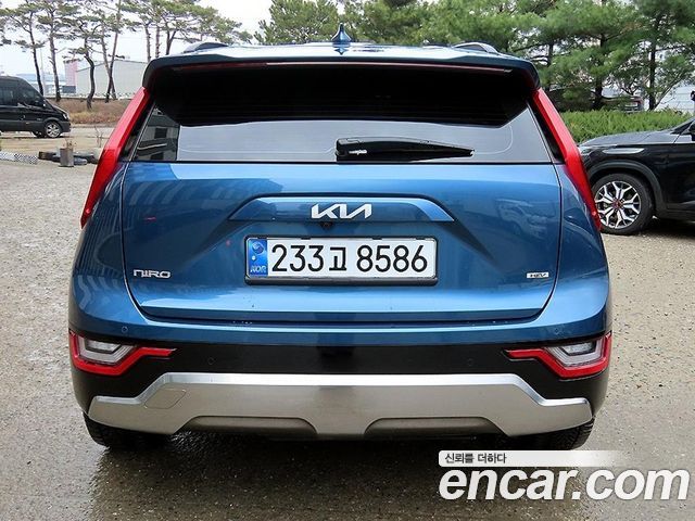 Kia Niro Signature 2022 — фото 4