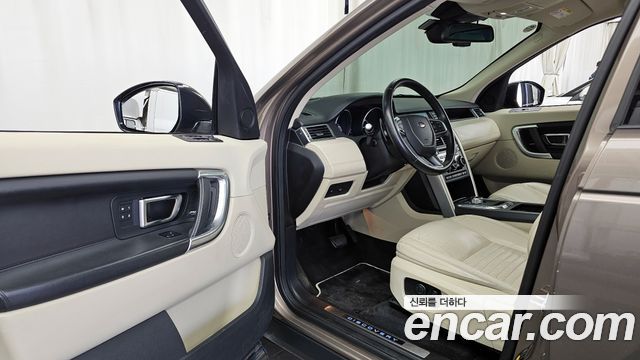Land Rover Discovery Sport 2.0 TD4 HSE Luxury 2016 — фото 10