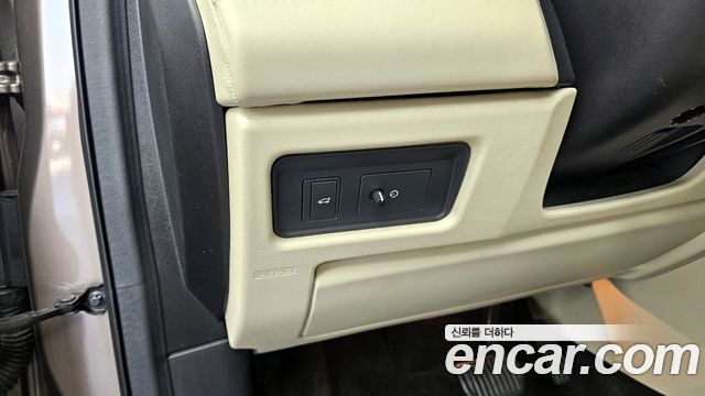 Land Rover Discovery Sport 2.0 TD4 HSE Luxury 2016 — фото 16
