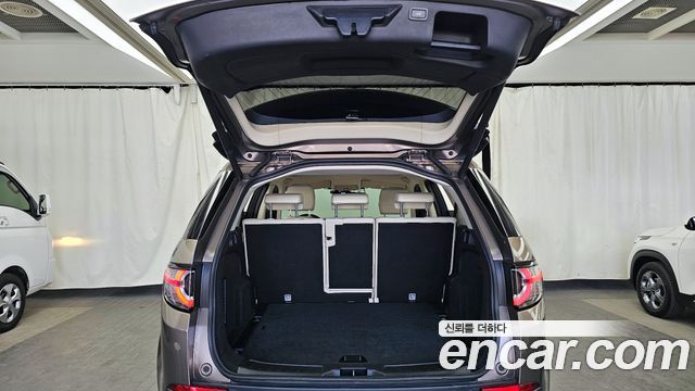 Land Rover Discovery Sport 2.0 TD4 HSE Luxury 2016 — фото 20