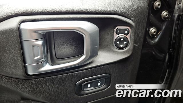 Jeep Wrangler (JL) 2.0 Overland Power Top 4Door 4xe 2022 — фото 18