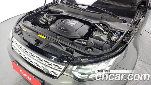 Land Rover Discovery 5 3.0 TD6 HSE Luxury 2017 — фото 6