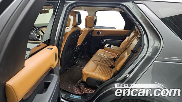 Land Rover Discovery 5 3.0 TD6 HSE Luxury 2017 — фото 11