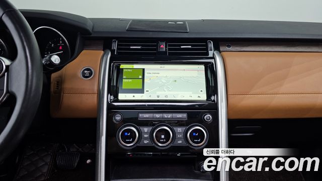 Land Rover Discovery 5 3.0 TD6 HSE Luxury 2017 — фото 15
