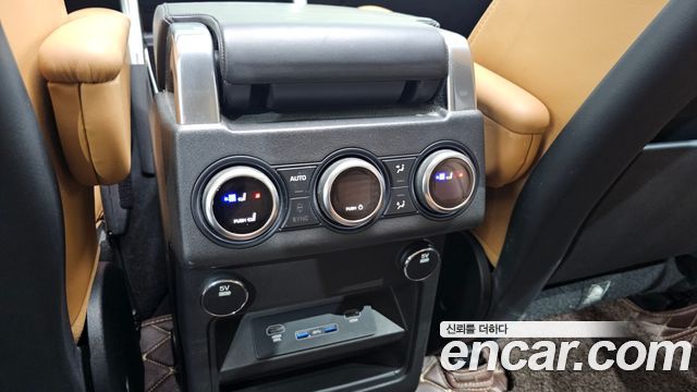 Land Rover Discovery 5 3.0 TD6 HSE Luxury 2017 — фото 19