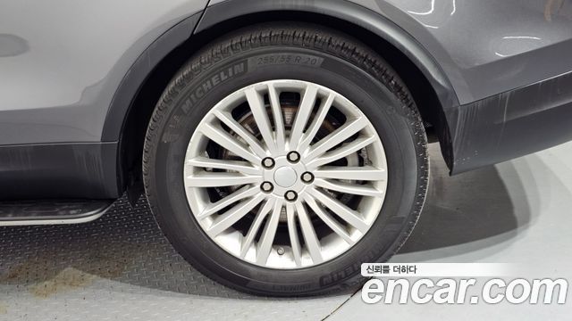 Land Rover Discovery 5 3.0 TD6 HSE Luxury 2017 — фото 21
