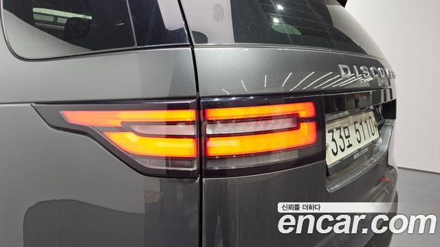 Land Rover Discovery 5 3.0 TD6 HSE Luxury 2017 — фото 23