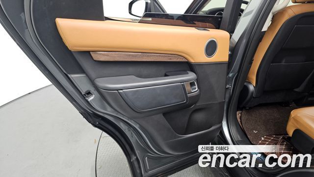 Land Rover Discovery 5 3.0 TD6 HSE Luxury 2017 — фото 25