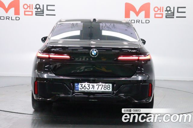 BMW 7 Series (G70) 740i xDrive M Sport 2024 — фото 3