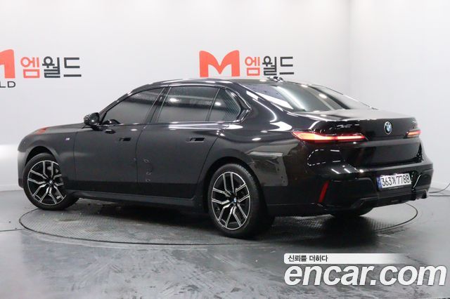 BMW 7 Series (G70) 740i xDrive M Sport 2024 — фото 4