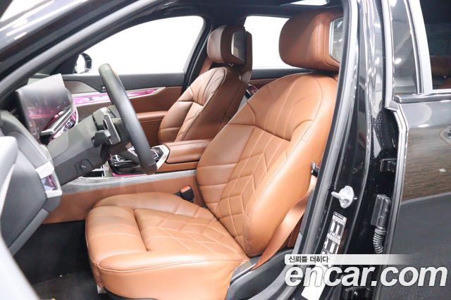 BMW 7 Series (G70) 740i xDrive M Sport 2024 — фото 6