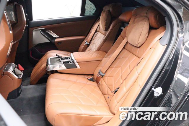 BMW 7 Series (G70) 740i xDrive M Sport 2024 — фото 7