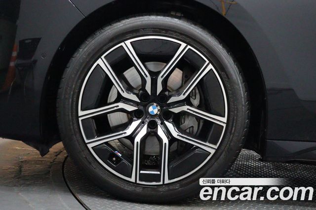 BMW 7 Series (G70) 740i xDrive M Sport 2024 — фото 24