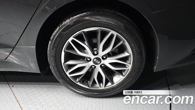 Kia K5 (III) 2.0 Prestige 2021 — фото 21