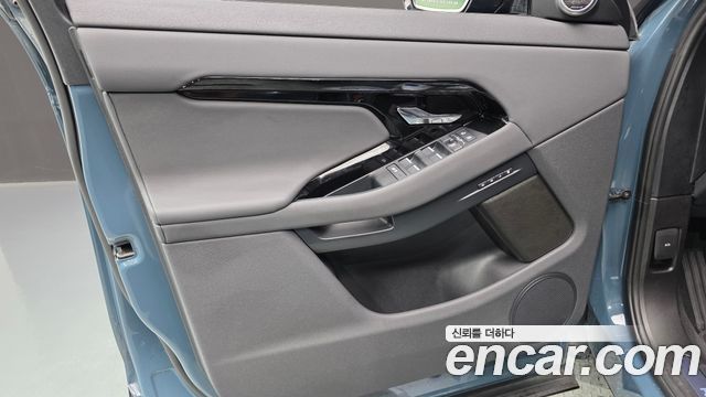 Land Rover Range Rover Evoque (II) P250 Dynamic SE 2025 — фото 24