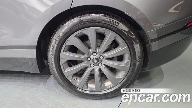 Land Rover Range Rover Velar 3.0 D300 R-Dynamic SE 2019 — фото 21
