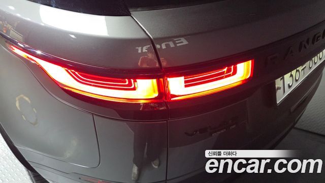 Land Rover Range Rover Velar 3.0 D300 R-Dynamic SE 2019 — фото 23