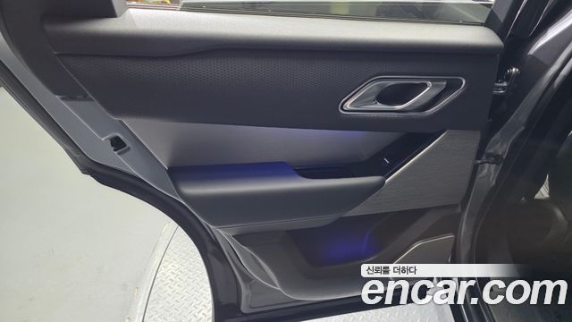 Land Rover Range Rover Velar 3.0 D300 R-Dynamic SE 2019 — фото 25