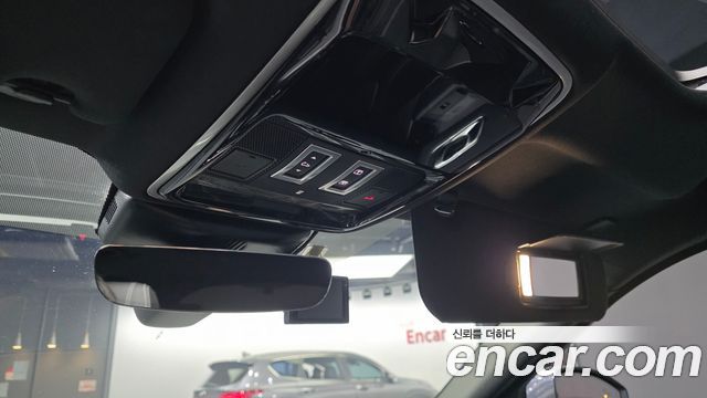 Land Rover Range Rover Velar 3.0 D300 R-Dynamic SE 2019 — фото 30