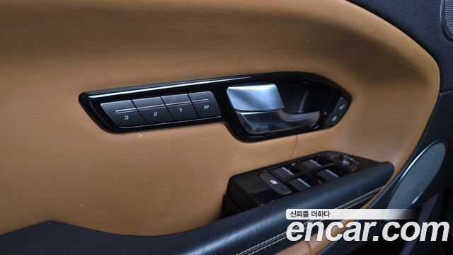 Land Rover Range Rover Evoque 2.0 TD4 HSE Dynamic 2019 — фото 17