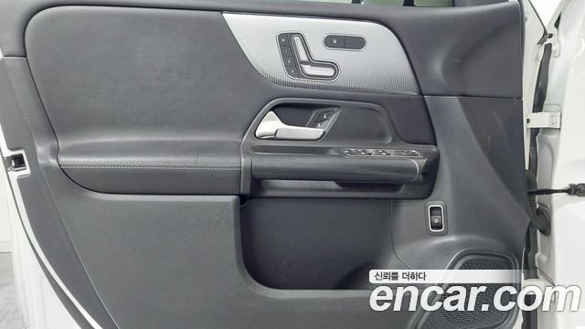 Mercedes-Benz GLB-Class (X247) GLB200 d 2021 — фото 19