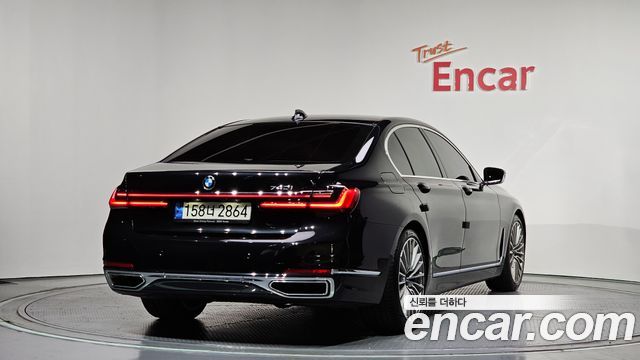 BMW 7 Series (G11) 740i Design Pure Excellence 2021 — фото 2